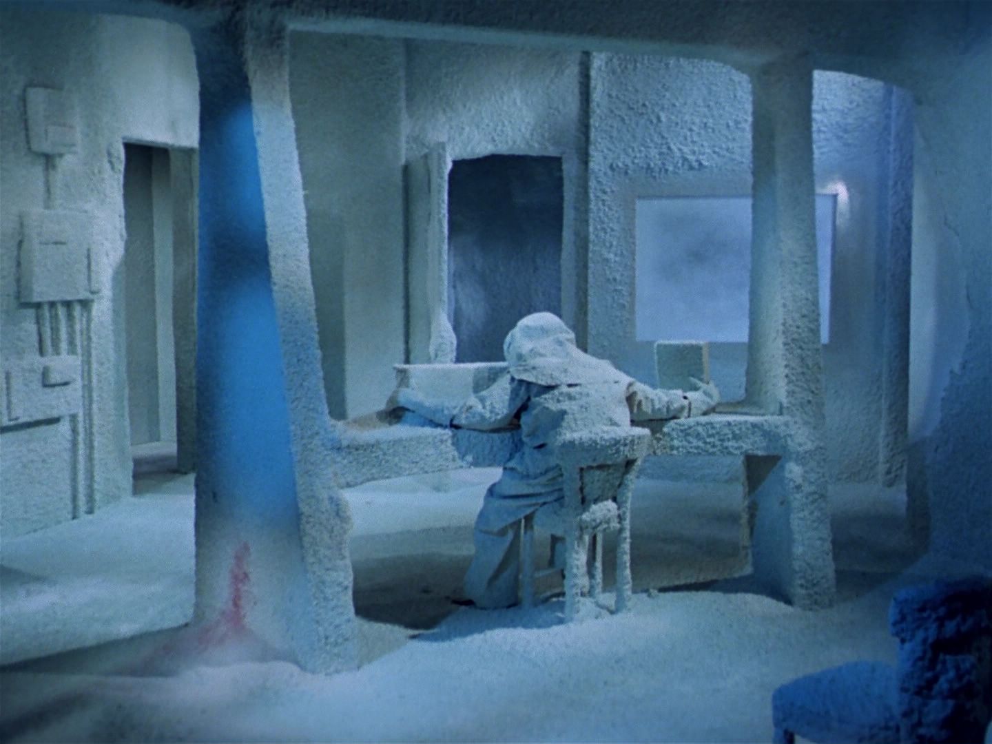 ariane179254_StarTrek_1x04_TheNakedTime_0019.jpg