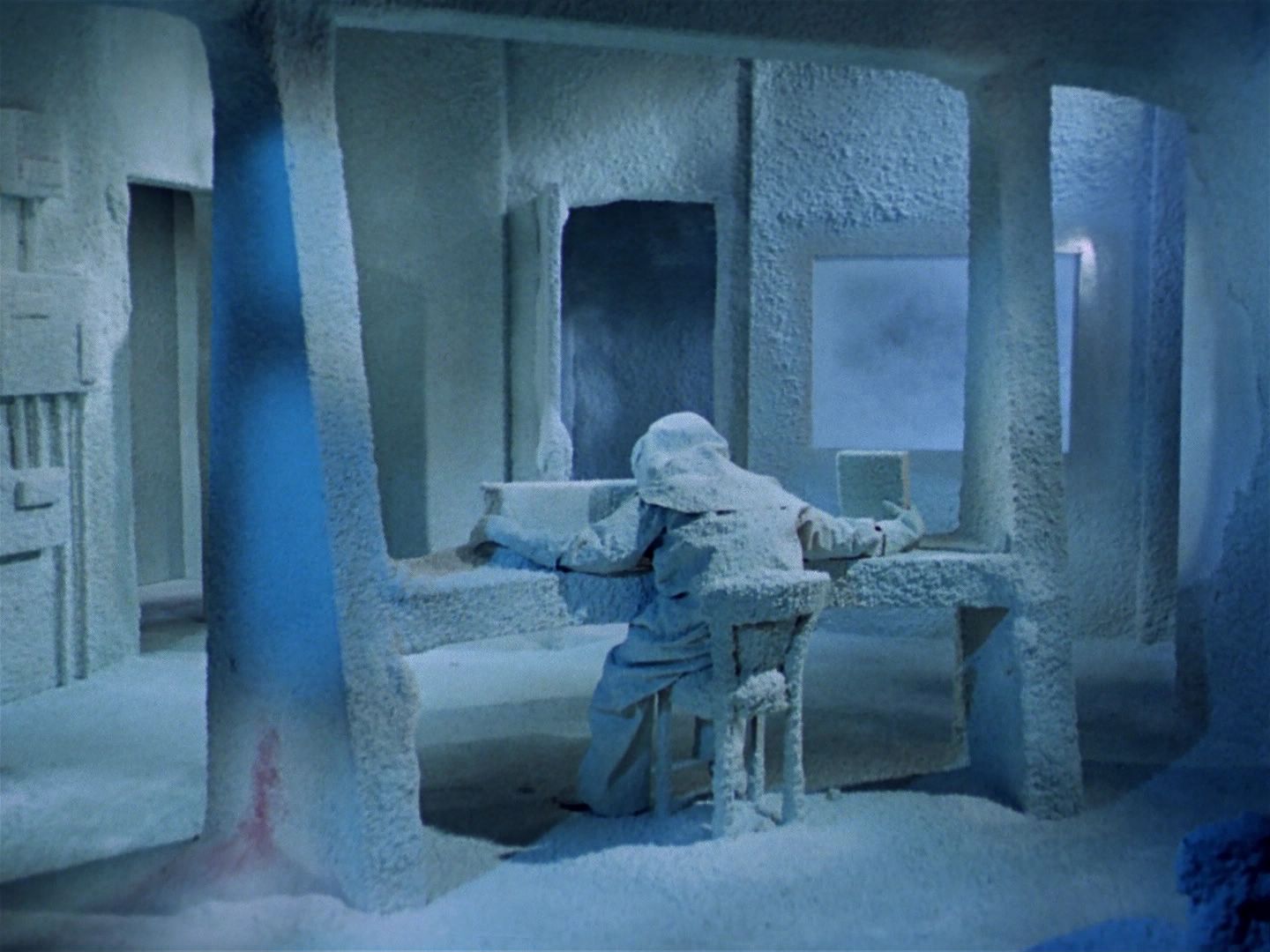 ariane179254_StarTrek_1x04_TheNakedTime_0020.jpg