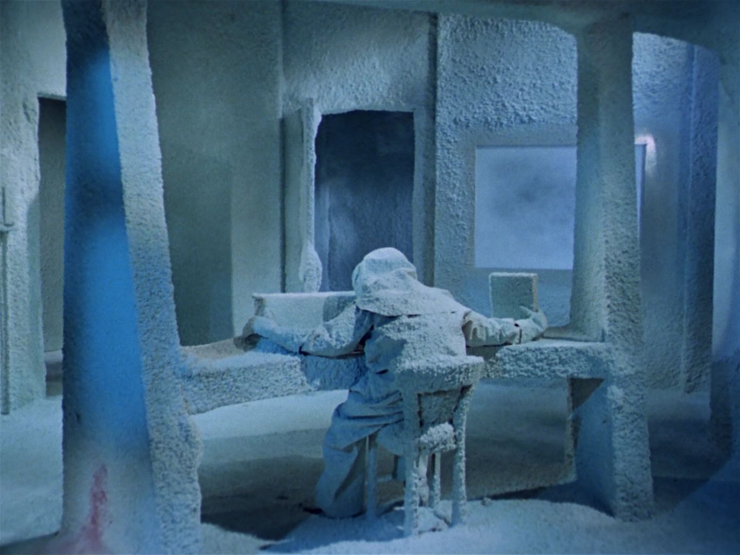ariane179254_StarTrek_1x04_TheNakedTime_0022.jpg