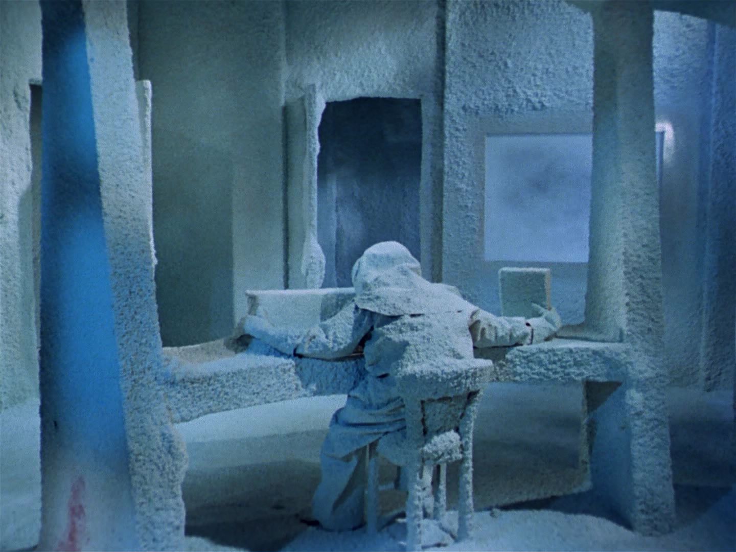 ariane179254_StarTrek_1x04_TheNakedTime_0023.jpg