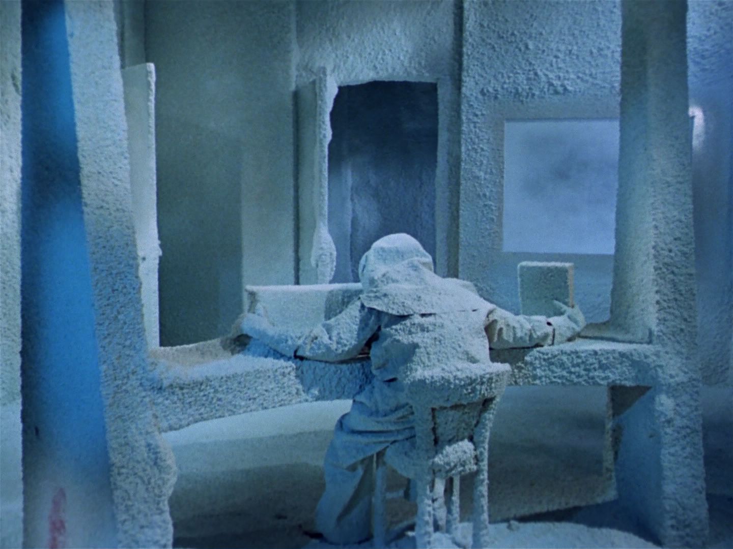 ariane179254_StarTrek_1x04_TheNakedTime_0024.jpg