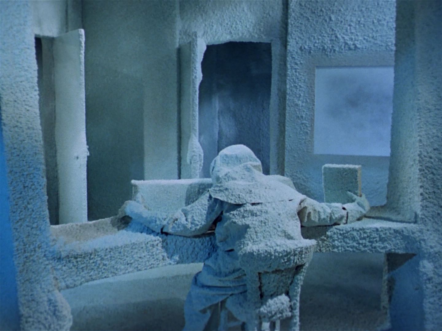 ariane179254_StarTrek_1x04_TheNakedTime_0026.jpg