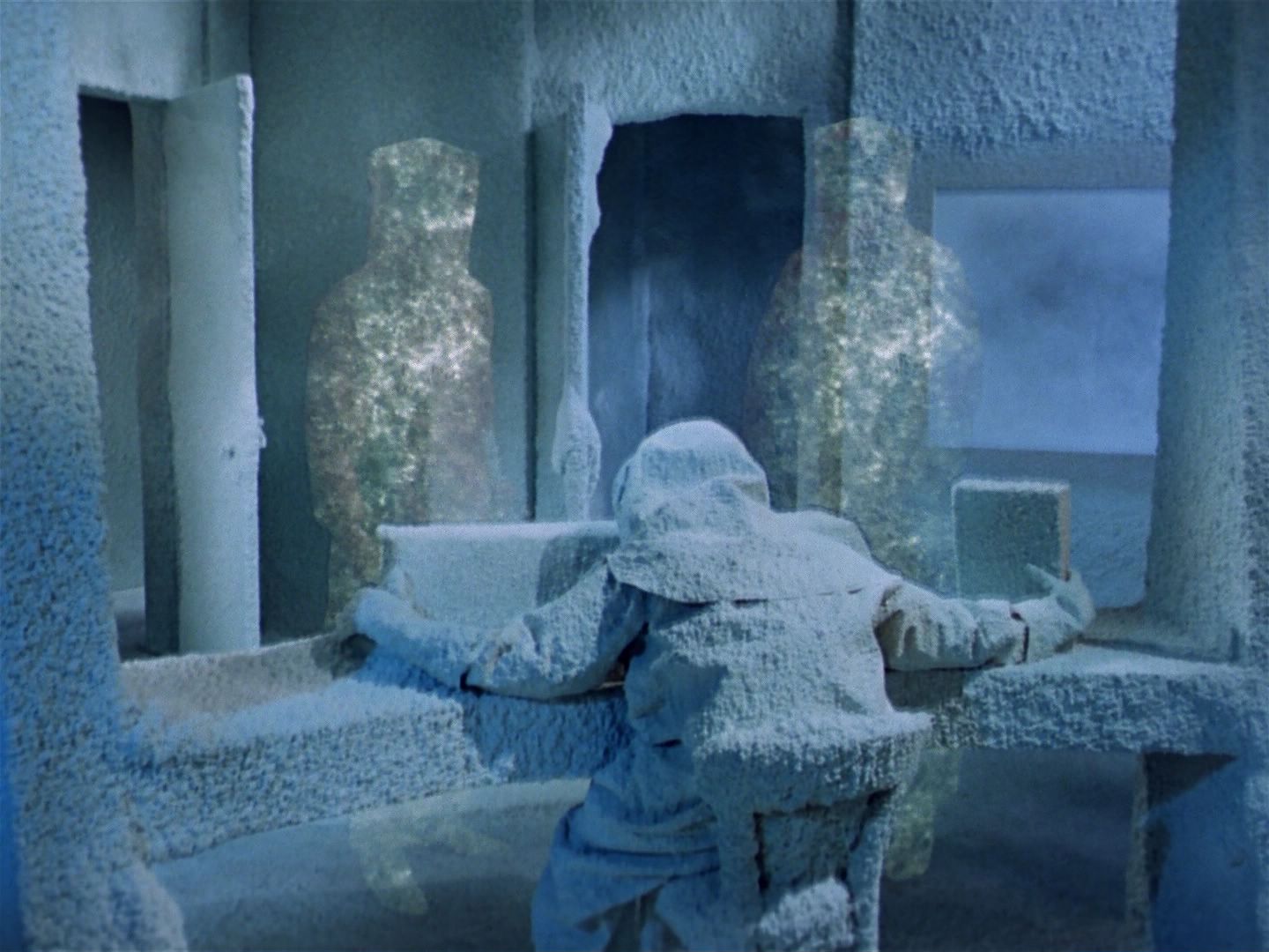 ariane179254_StarTrek_1x04_TheNakedTime_0028.jpg