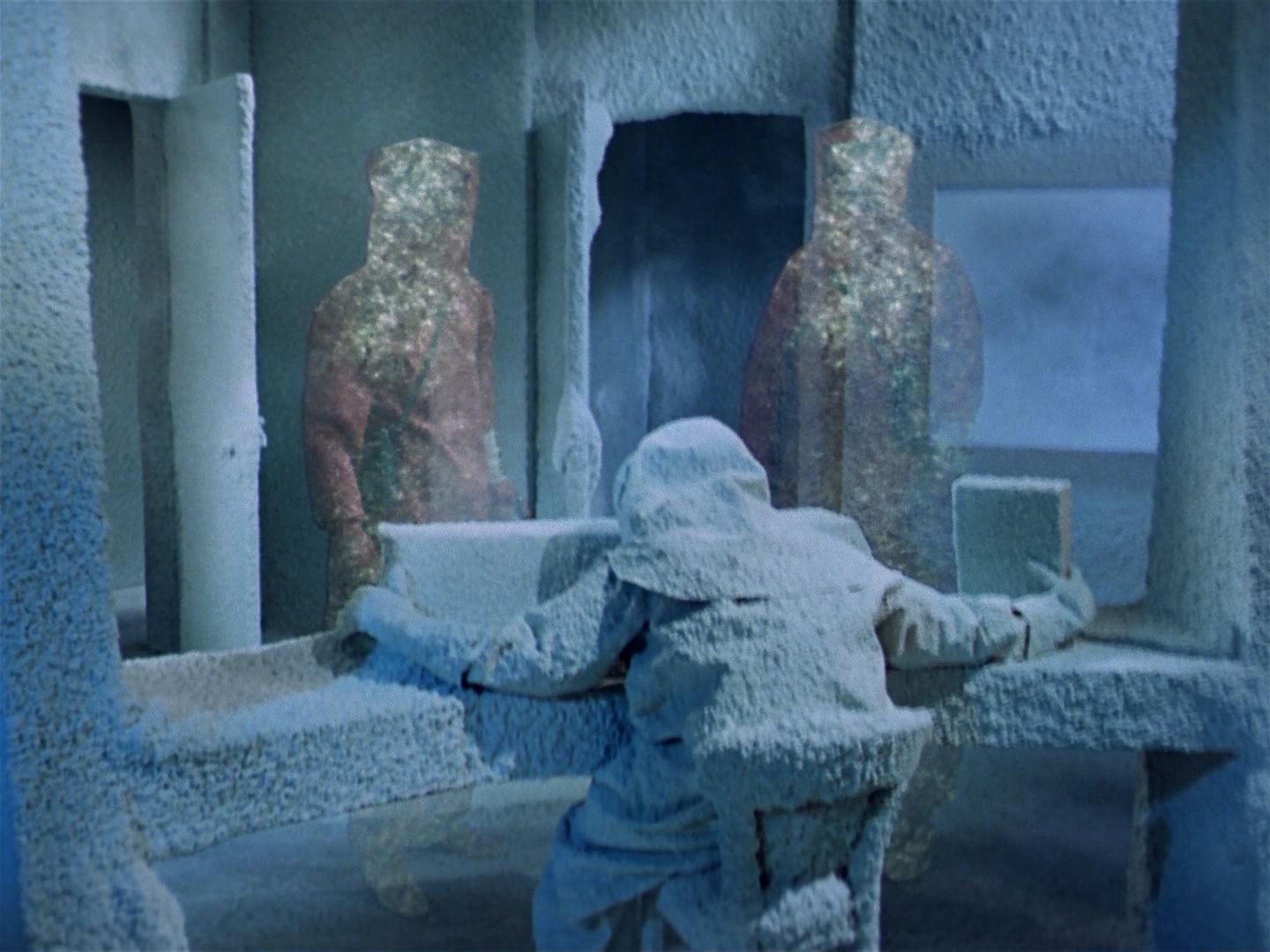 ariane179254_StarTrek_1x04_TheNakedTime_0029.jpg