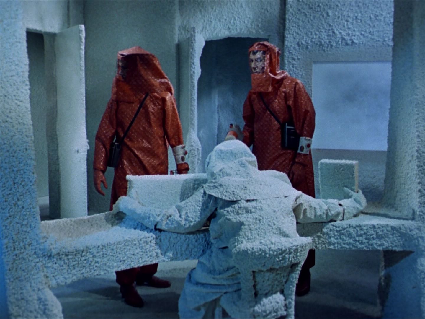 ariane179254_StarTrek_1x04_TheNakedTime_0034.jpg