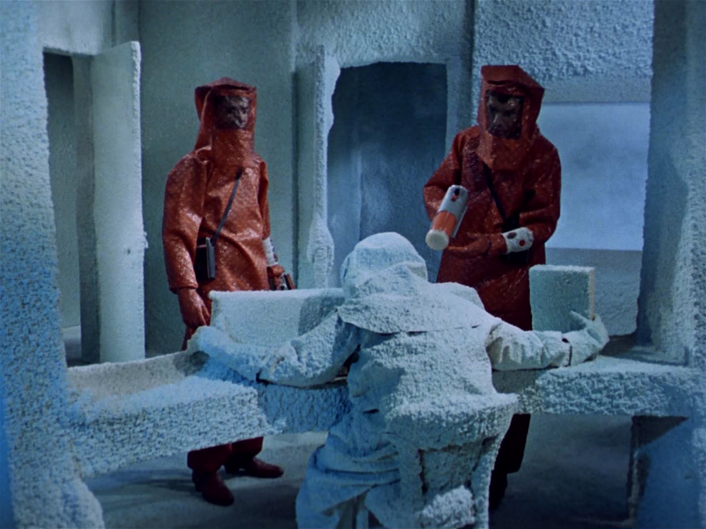 ariane179254_StarTrek_1x04_TheNakedTime_0036.jpg
