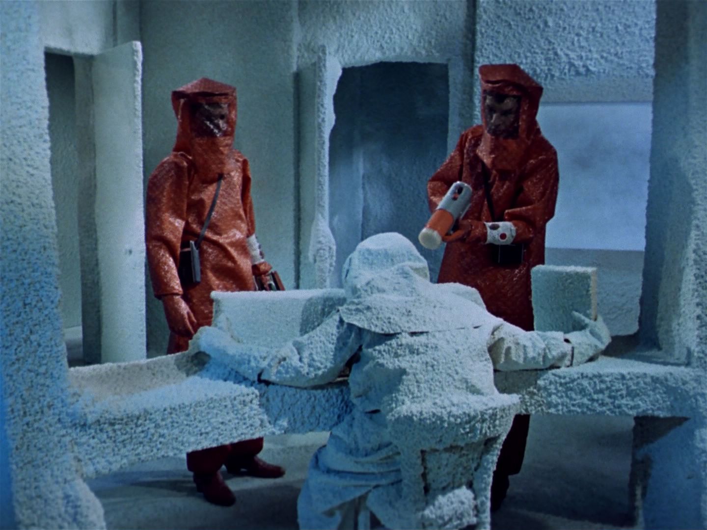 ariane179254_StarTrek_1x04_TheNakedTime_0037.jpg