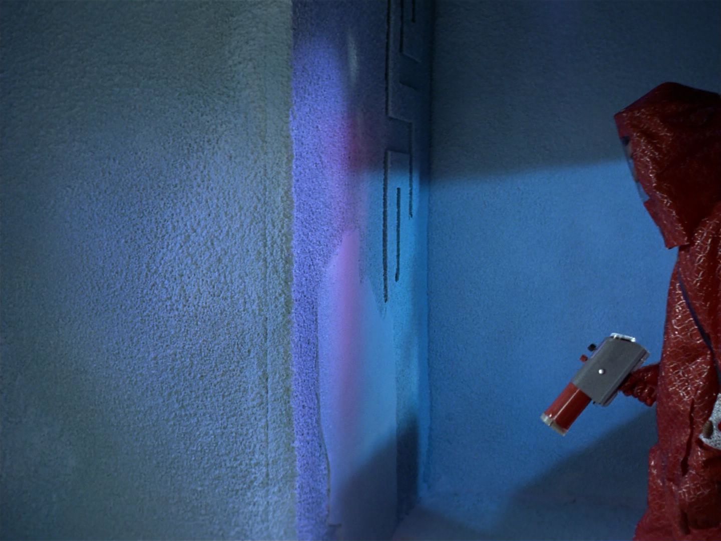 ariane179254_StarTrek_1x04_TheNakedTime_0051.jpg