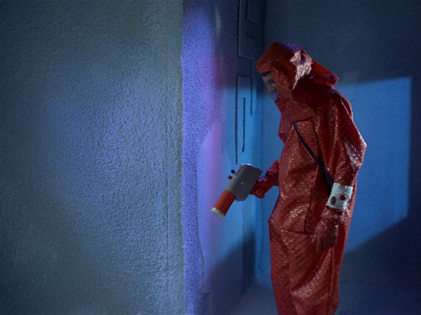 ariane179254_StarTrek_1x04_TheNakedTime_0053.jpg