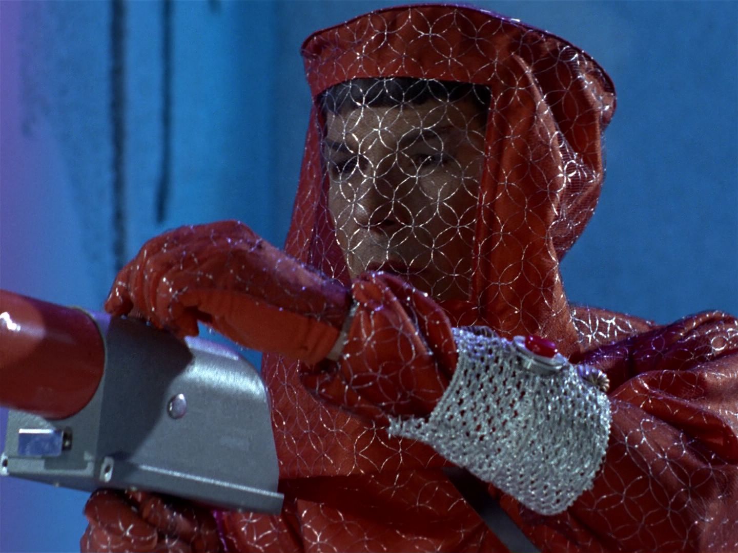 ariane179254_StarTrek_1x04_TheNakedTime_0056.jpg