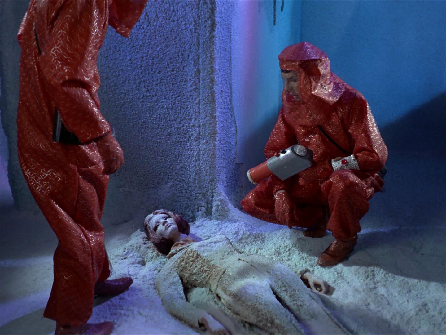 ariane179254_StarTrek_1x04_TheNakedTime_0064.jpg