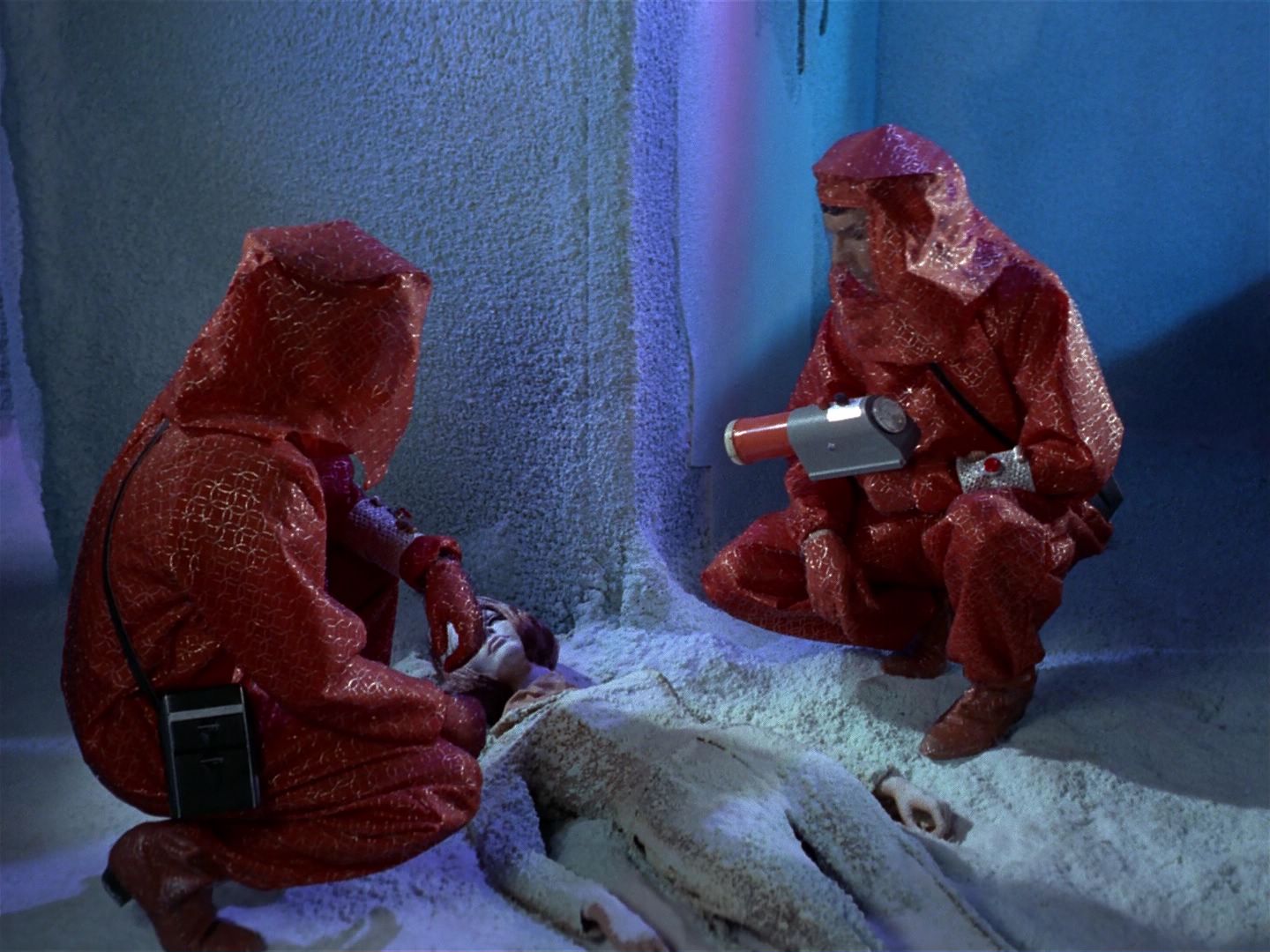 ariane179254_StarTrek_1x04_TheNakedTime_0067.jpg