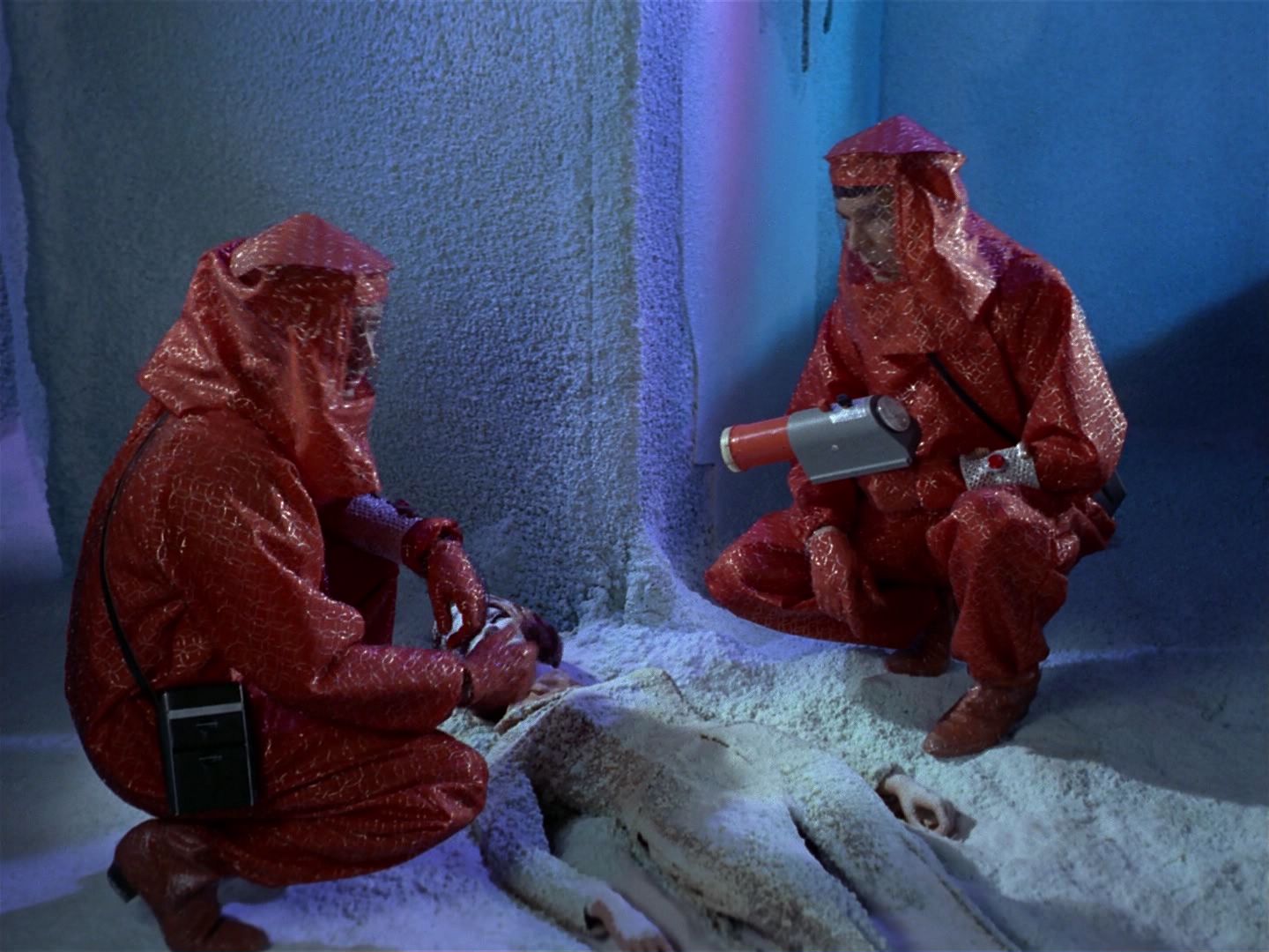 ariane179254_StarTrek_1x04_TheNakedTime_0069.jpg