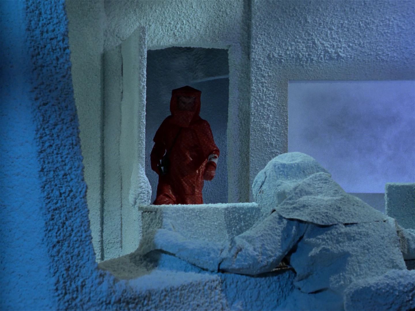 ariane179254_StarTrek_1x04_TheNakedTime_0087.jpg
