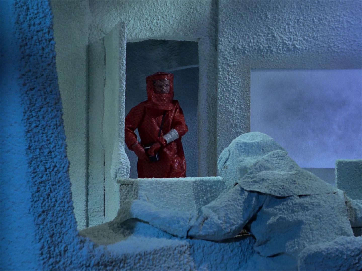 ariane179254_StarTrek_1x04_TheNakedTime_0088.jpg