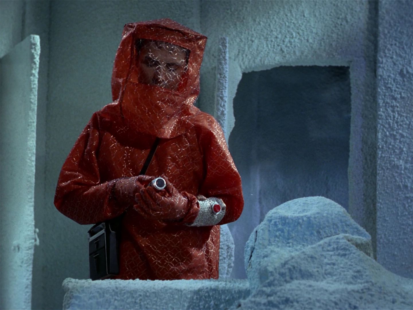 ariane179254_StarTrek_1x04_TheNakedTime_0098.jpg
