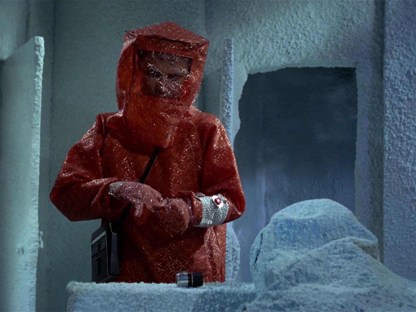 ariane179254_StarTrek_1x04_TheNakedTime_0104.jpg