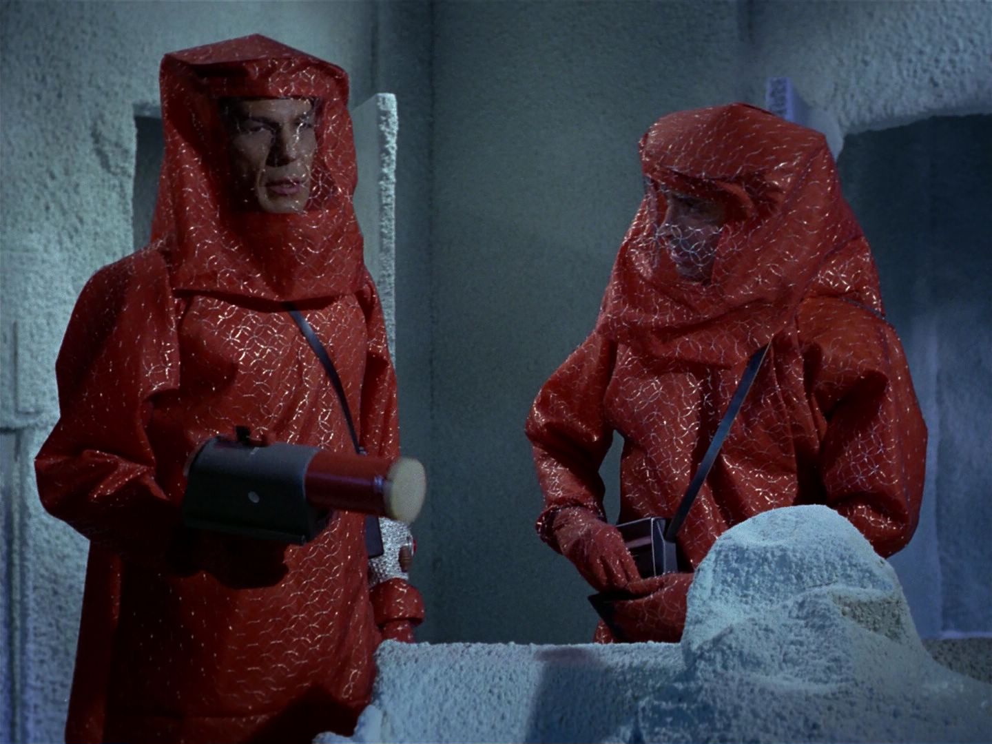 ariane179254_StarTrek_1x04_TheNakedTime_0141.jpg