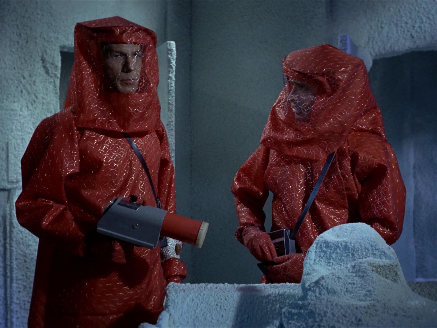 ariane179254_StarTrek_1x04_TheNakedTime_0142.jpg