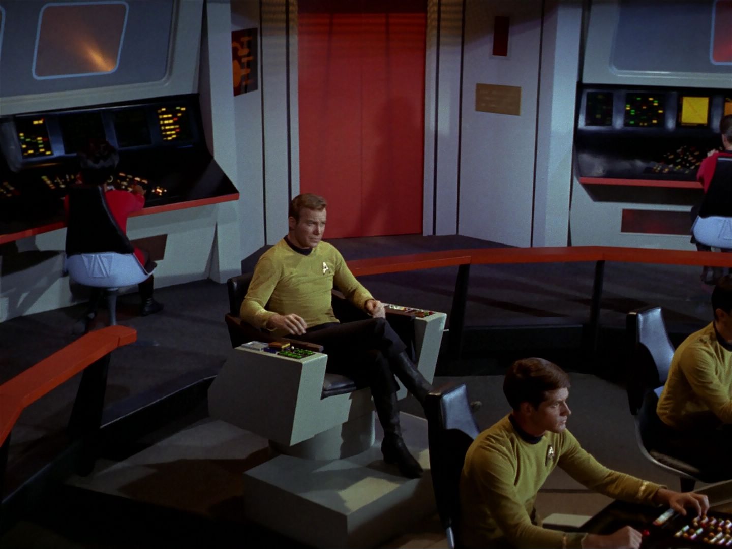 ariane179254_StarTrek_1x04_TheNakedTime_0170.jpg