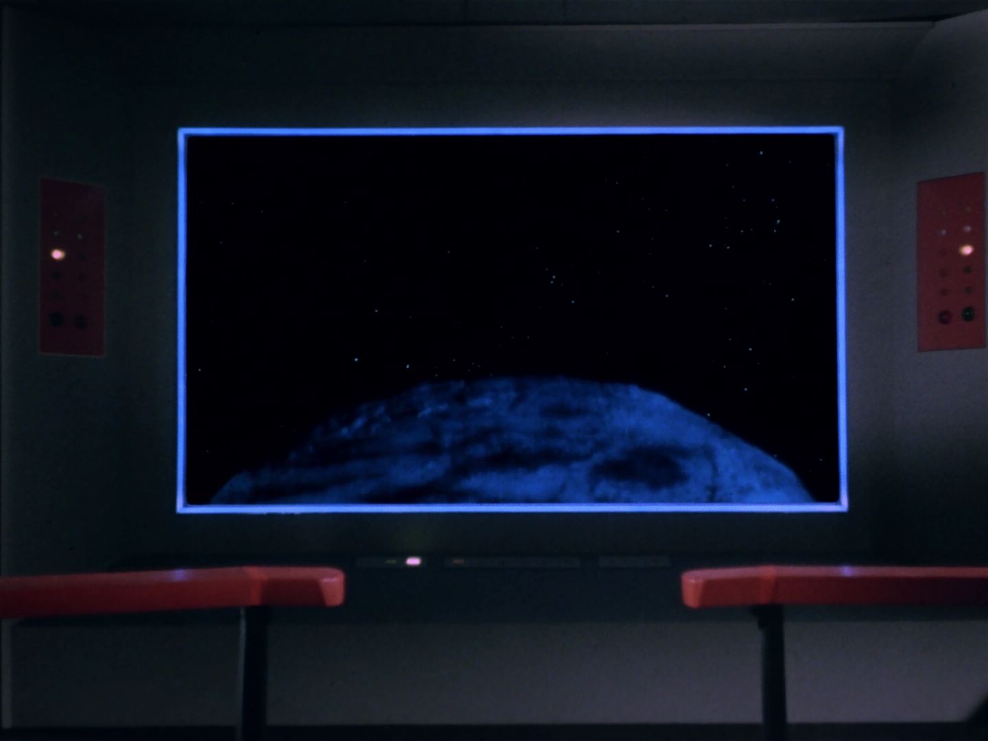 ariane179254_StarTrek_1x04_TheNakedTime_0172.jpg