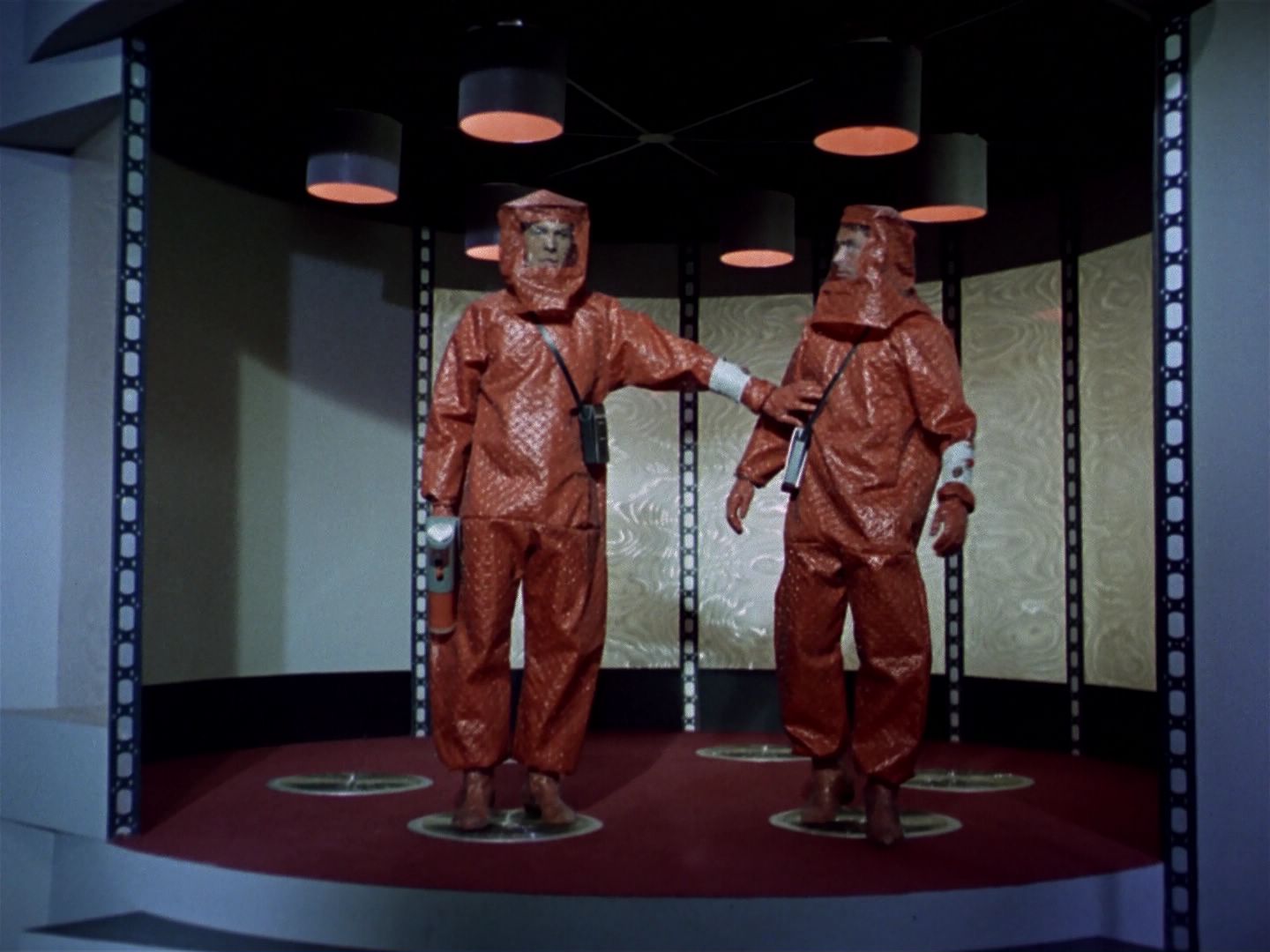 ariane179254_StarTrek_1x04_TheNakedTime_0187.jpg