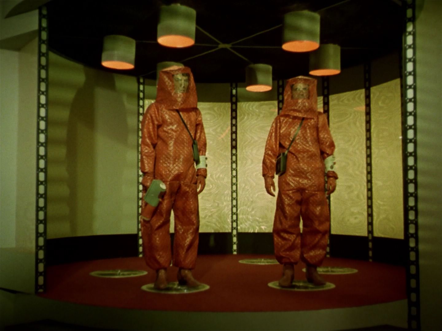 ariane179254_StarTrek_1x04_TheNakedTime_0192.jpg