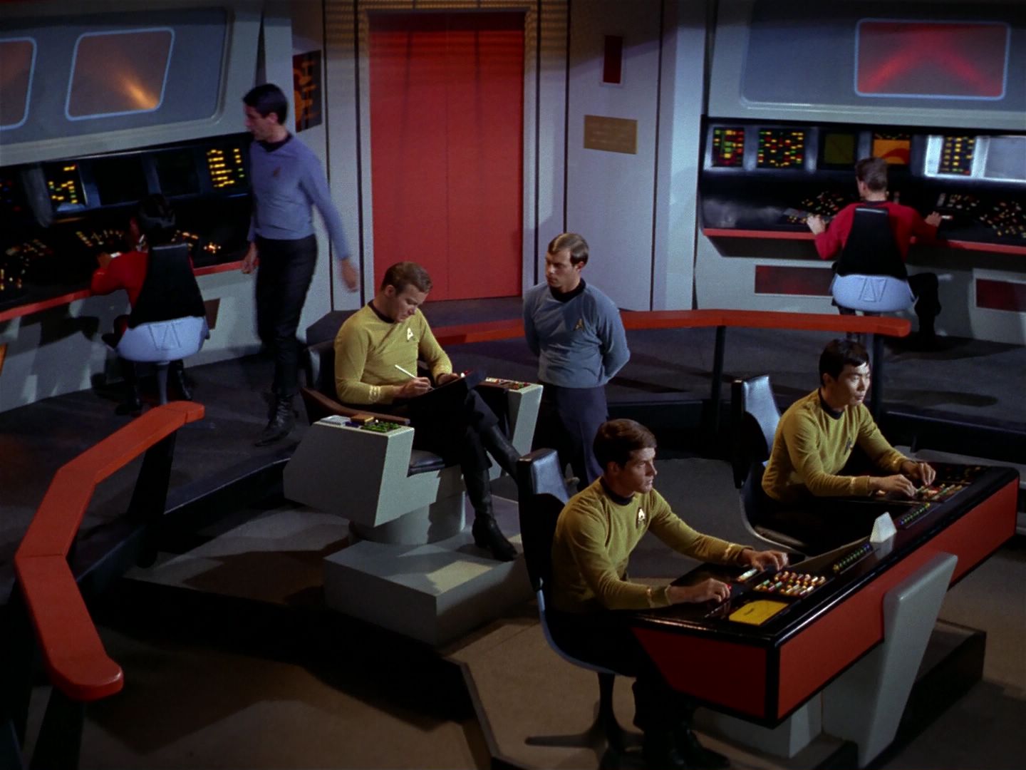 ariane179254_StarTrek_1x04_TheNakedTime_0199.jpg