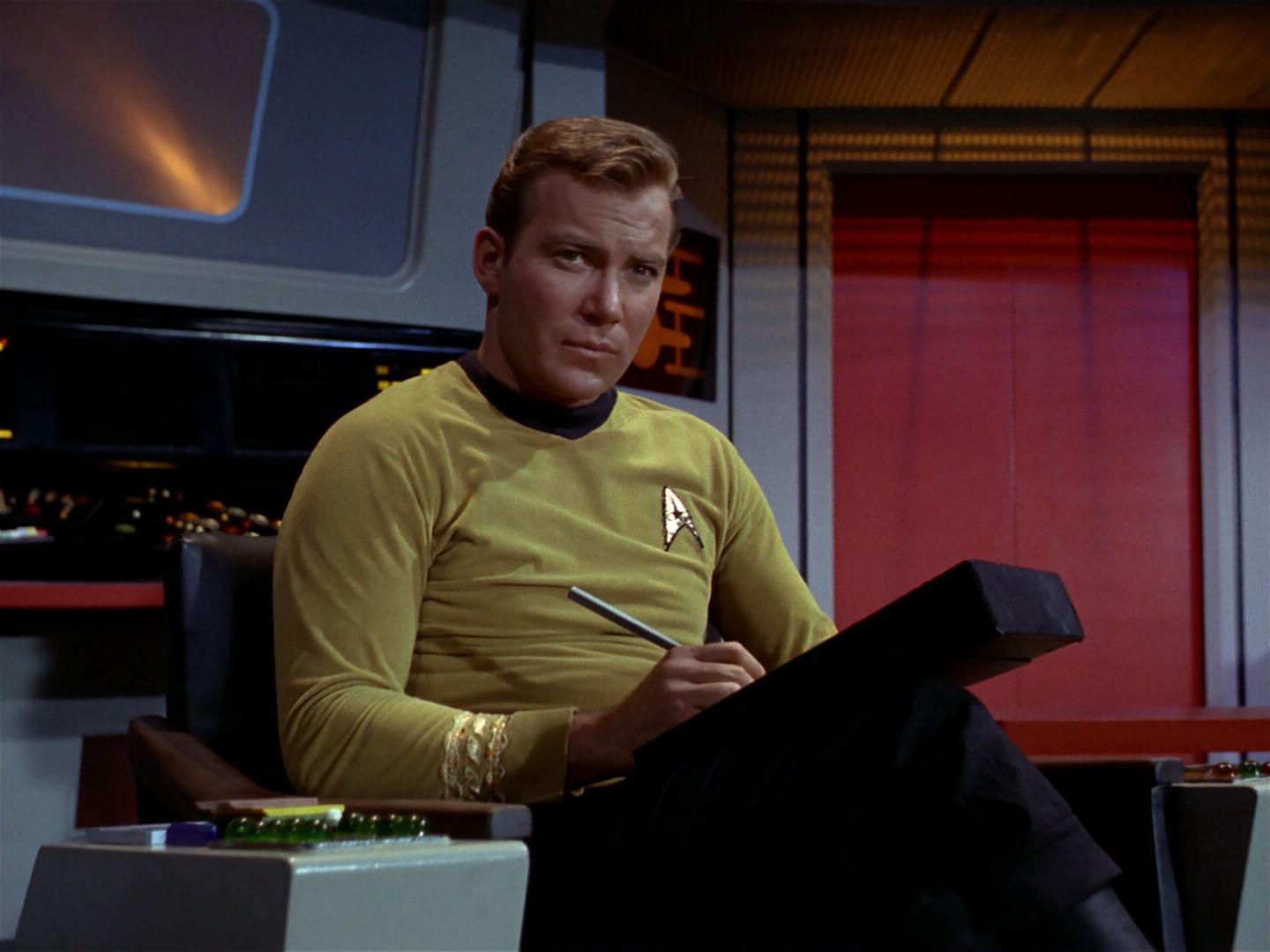 ariane179254_StarTrek_1x04_TheNakedTime_0204.jpg