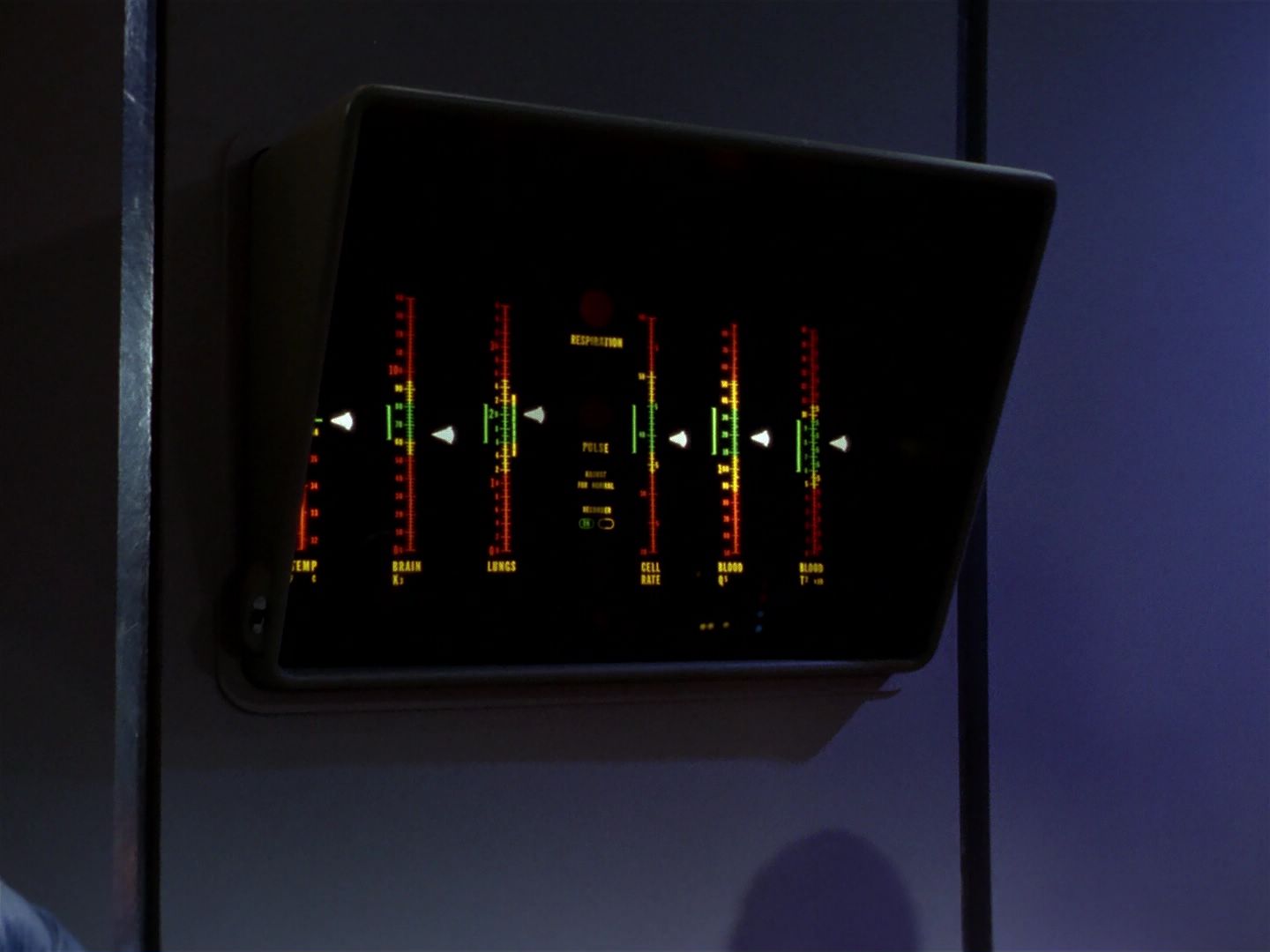 ariane179254_StarTrek_1x04_TheNakedTime_0209.jpg