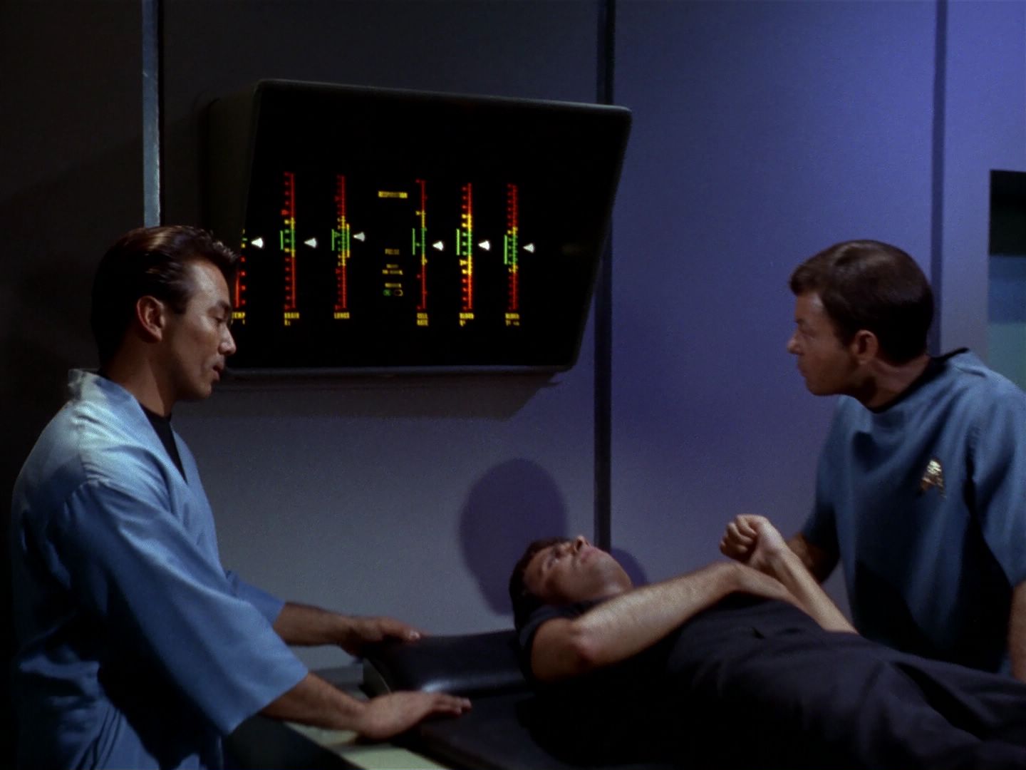 ariane179254_StarTrek_1x04_TheNakedTime_0210.jpg