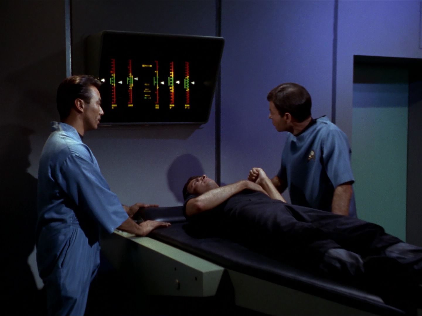 ariane179254_StarTrek_1x04_TheNakedTime_0211.jpg
