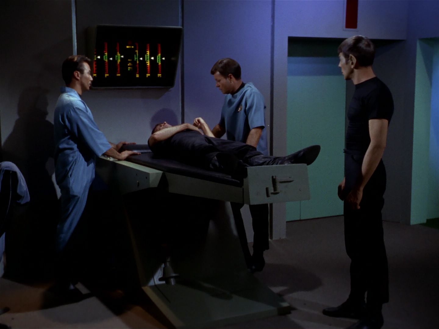 ariane179254_StarTrek_1x04_TheNakedTime_0214.jpg