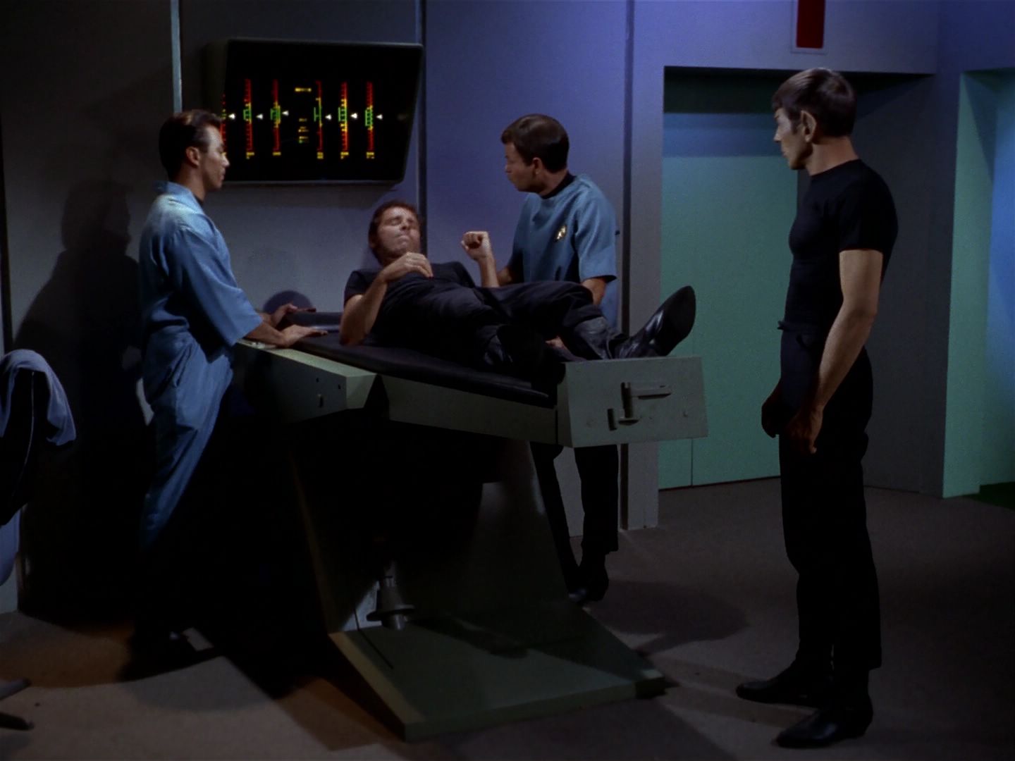 ariane179254_StarTrek_1x04_TheNakedTime_0217.jpg