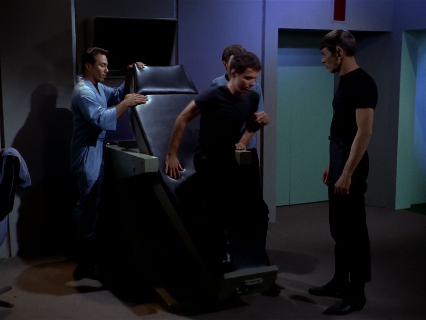 ariane179254_StarTrek_1x04_TheNakedTime_0219.jpg