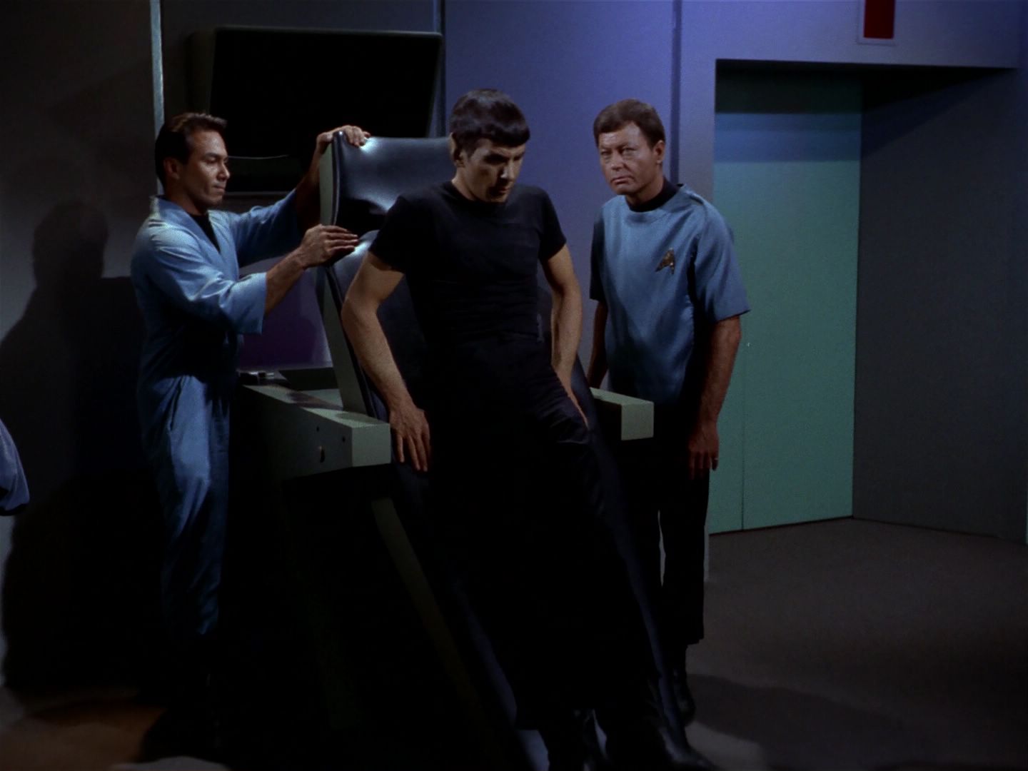 ariane179254_StarTrek_1x04_TheNakedTime_0224.jpg