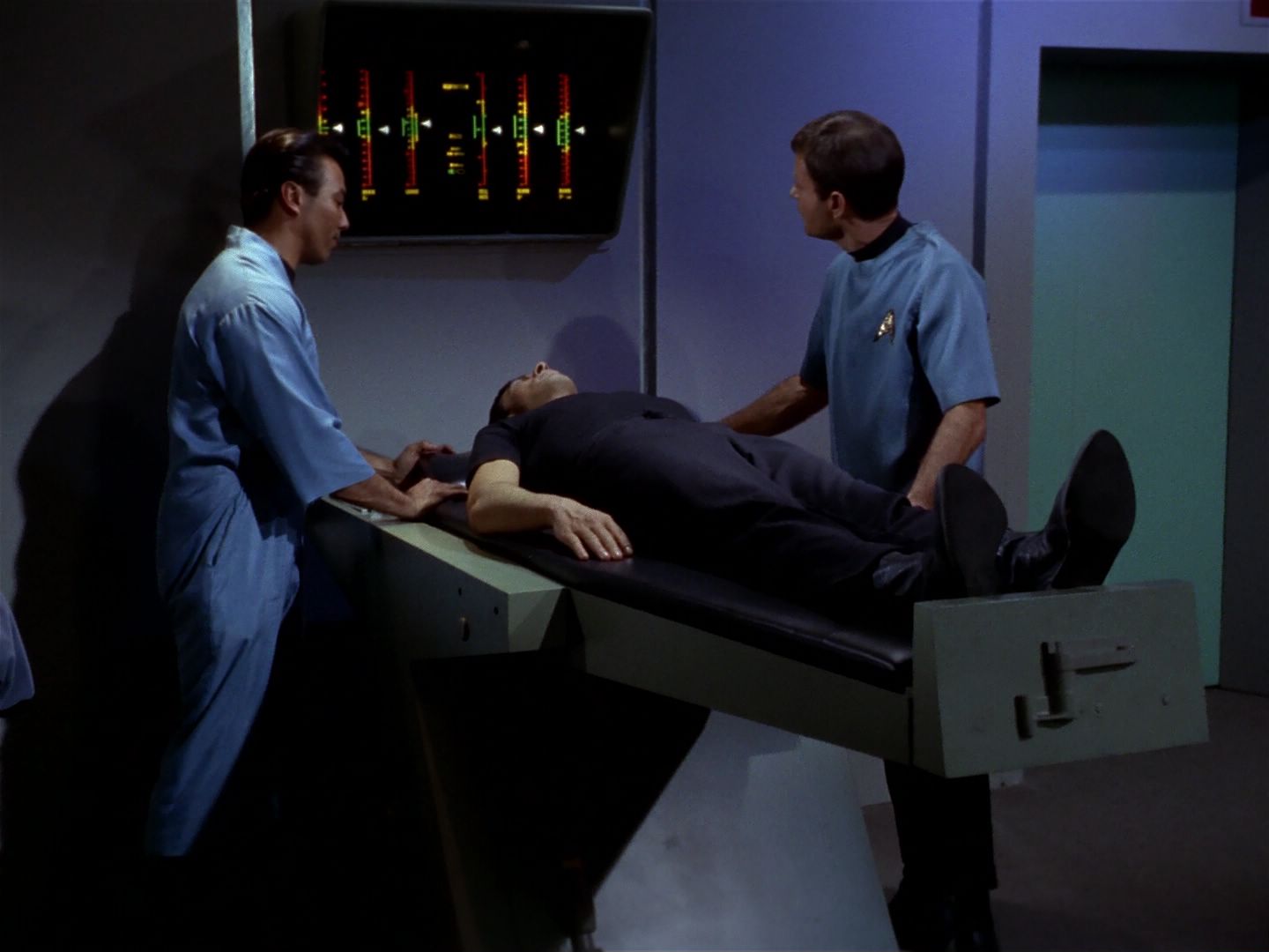 ariane179254_StarTrek_1x04_TheNakedTime_0227.jpg