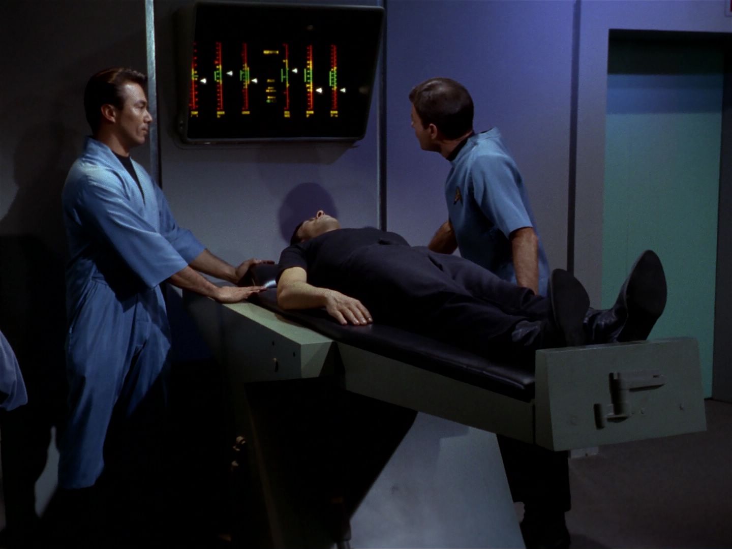 ariane179254_StarTrek_1x04_TheNakedTime_0229.jpg