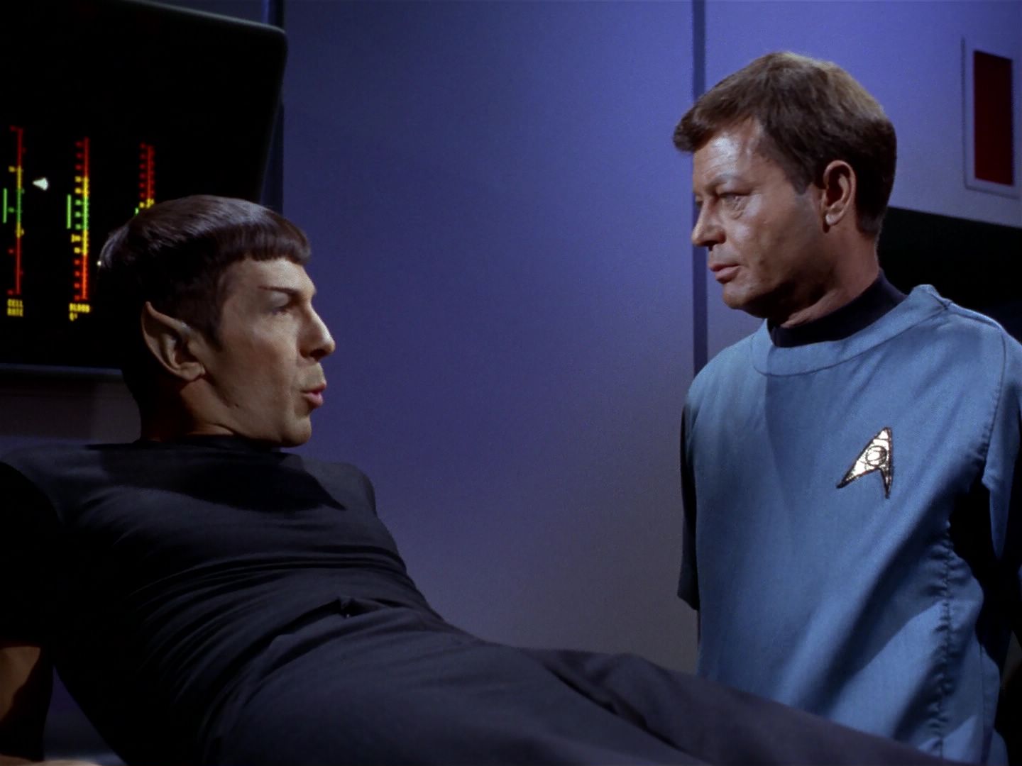 ariane179254_StarTrek_1x04_TheNakedTime_0241.jpg