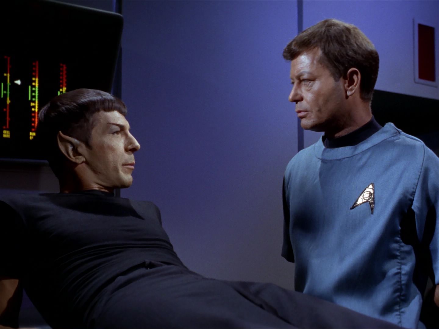 ariane179254_StarTrek_1x04_TheNakedTime_0244.jpg