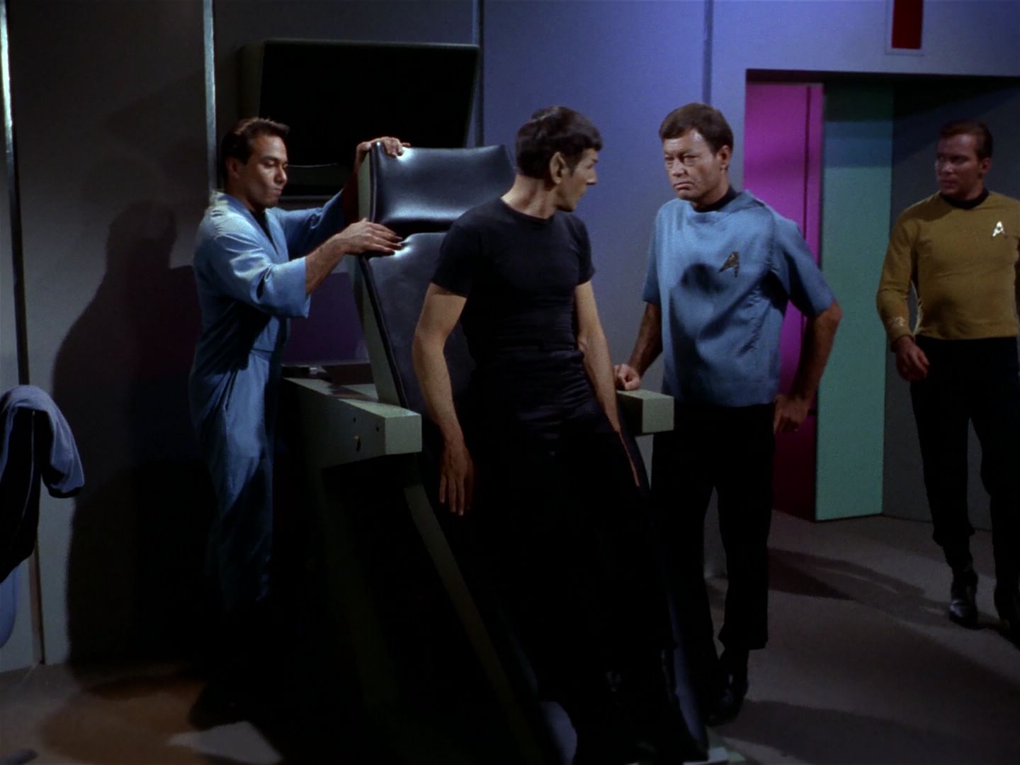 ariane179254_StarTrek_1x04_TheNakedTime_0251.jpg