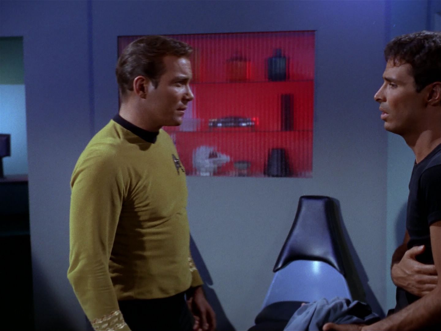 ariane179254_StarTrek_1x04_TheNakedTime_0261.jpg