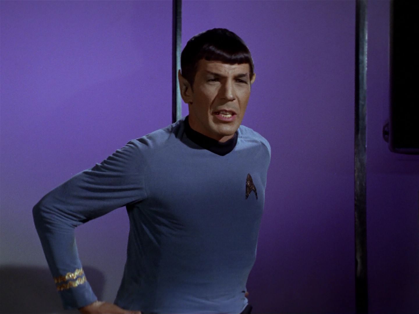 ariane179254_StarTrek_1x04_TheNakedTime_0274.jpg