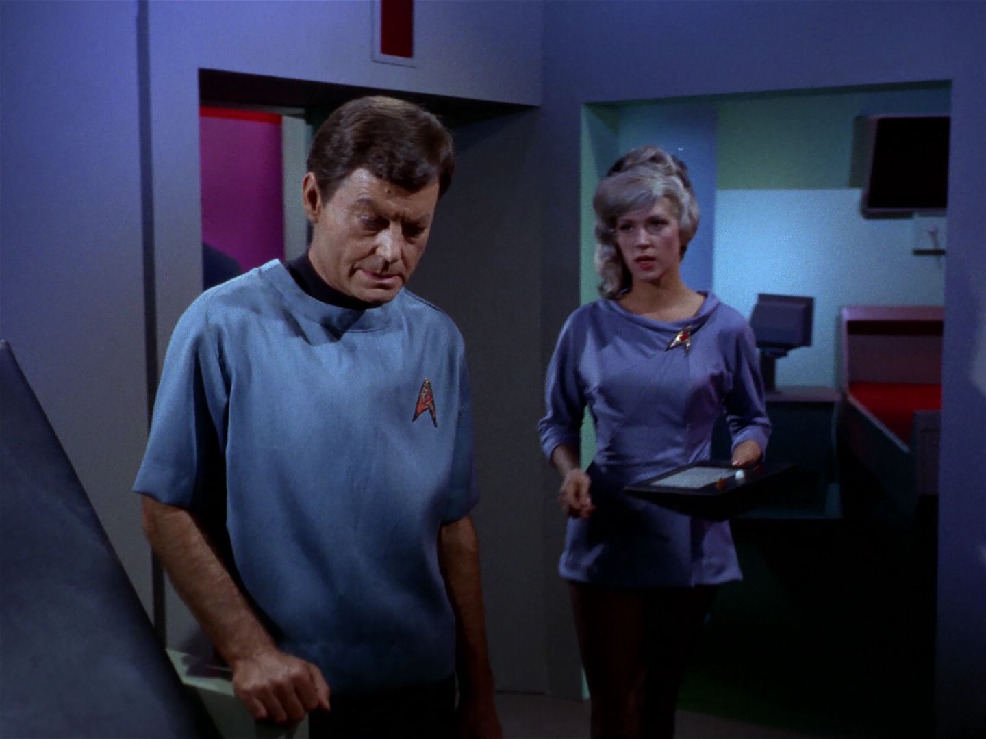 ariane179254_StarTrek_1x04_TheNakedTime_0285.jpg