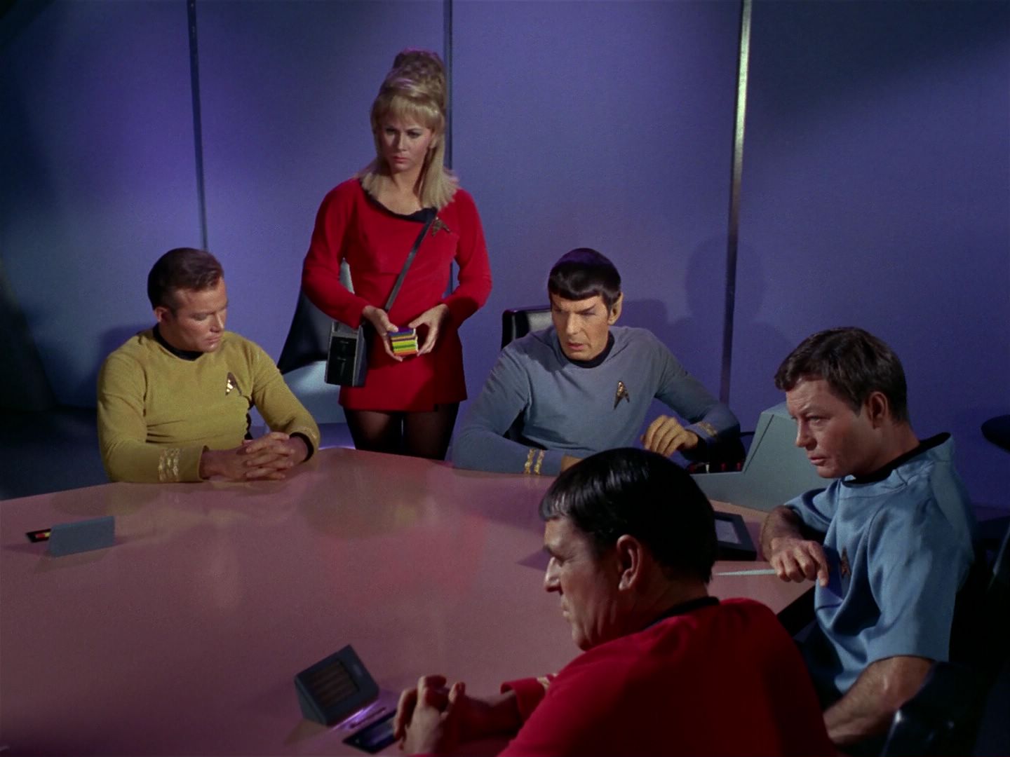 ariane179254_StarTrek_1x04_TheNakedTime_0300.jpg
