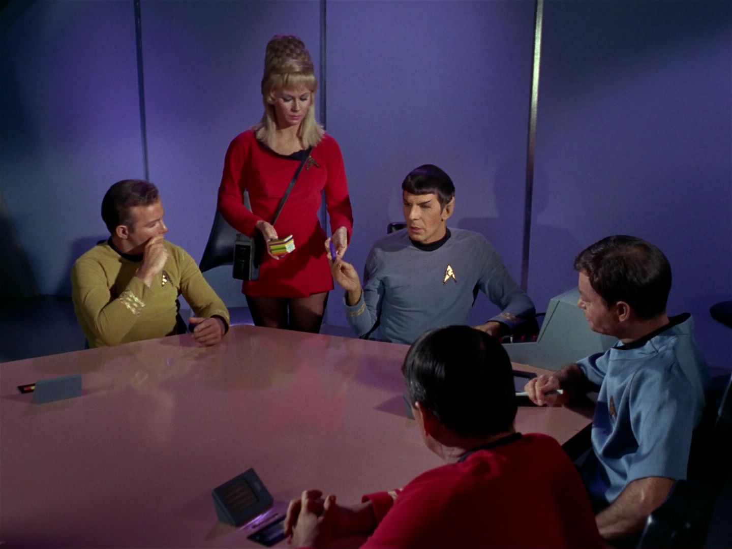 ariane179254_StarTrek_1x04_TheNakedTime_0303.jpg