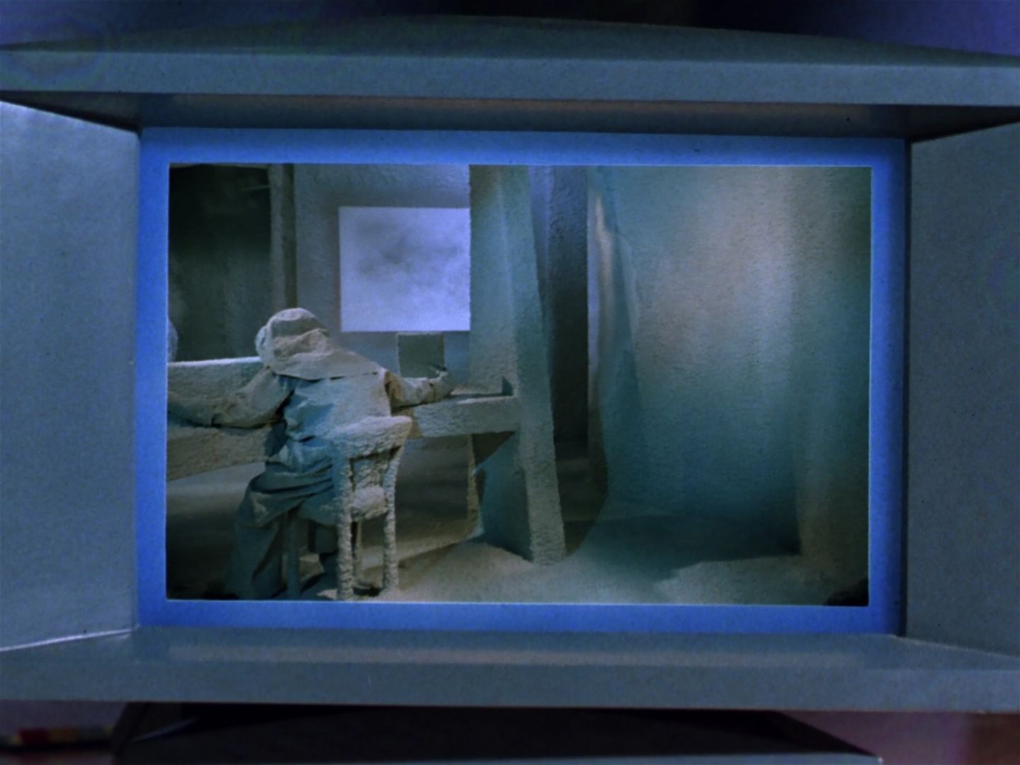 ariane179254_StarTrek_1x04_TheNakedTime_0308.jpg