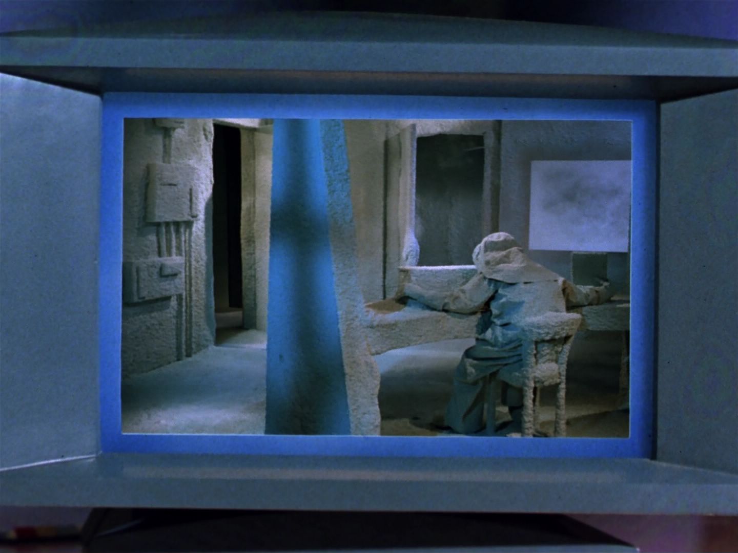 ariane179254_StarTrek_1x04_TheNakedTime_0322.jpg
