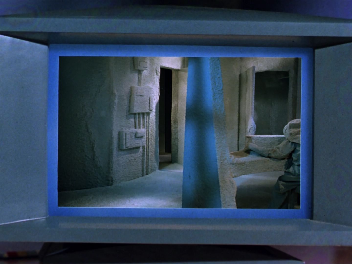 ariane179254_StarTrek_1x04_TheNakedTime_0325.jpg