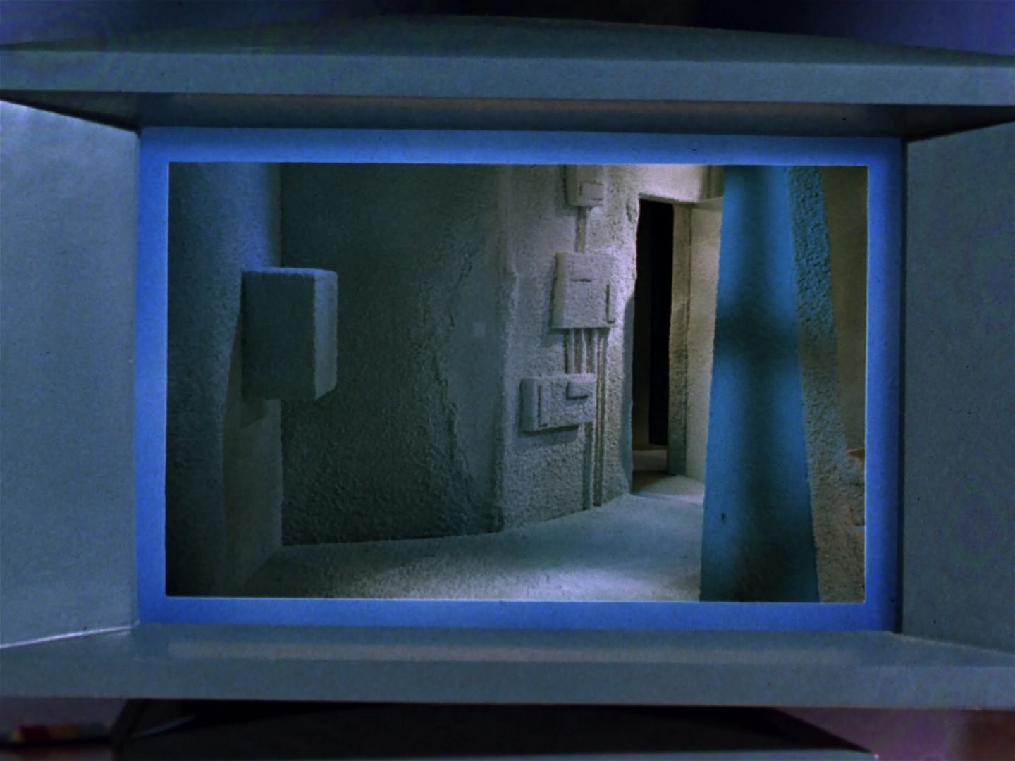 ariane179254_StarTrek_1x04_TheNakedTime_0330.jpg